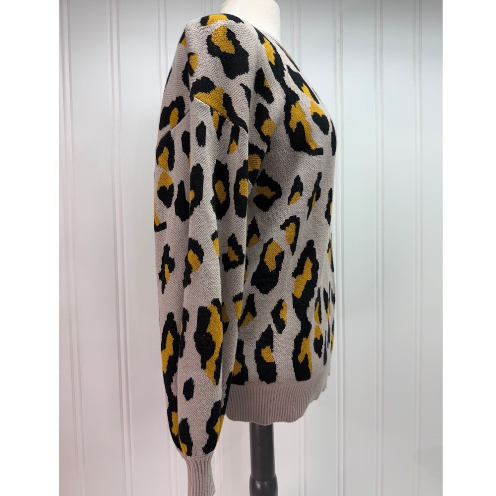 Leopard Print Crew Neck Long Sleeve Sweater Top Beige Yellow Black Size Medium - Picture 3 of 10